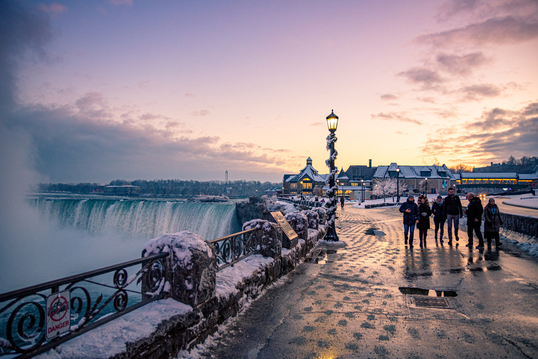 Winter tours of Niagara Falls
