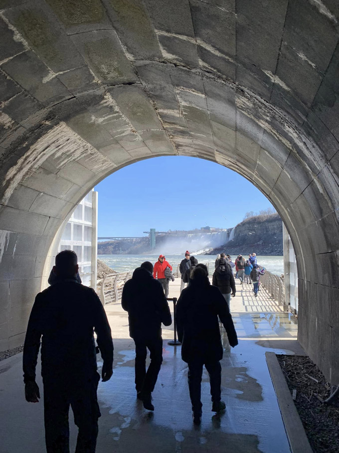 tunnel tours of Niagara Falls